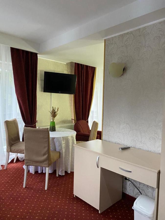 Hotel Miraj - Restaurant & Sauna & Biliard Poiana Braşov Cameră foto
