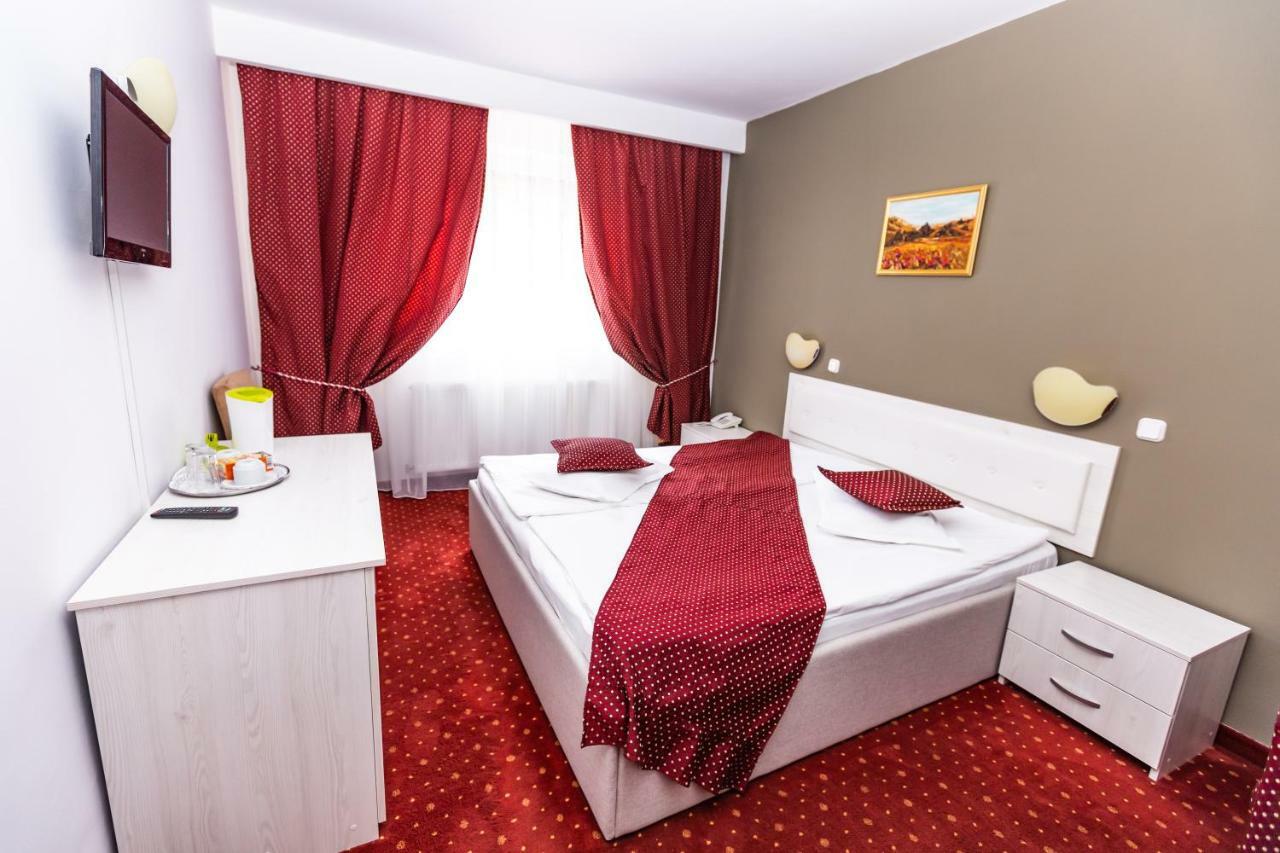 Hotel Miraj - Restaurant & Sauna & Biliard Poiana Braşov Exterior foto
