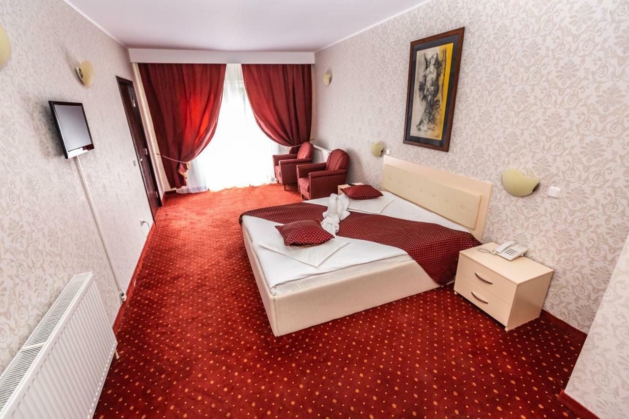 Hotel Miraj - Restaurant & Sauna & Biliard Poiana Braşov Exterior foto