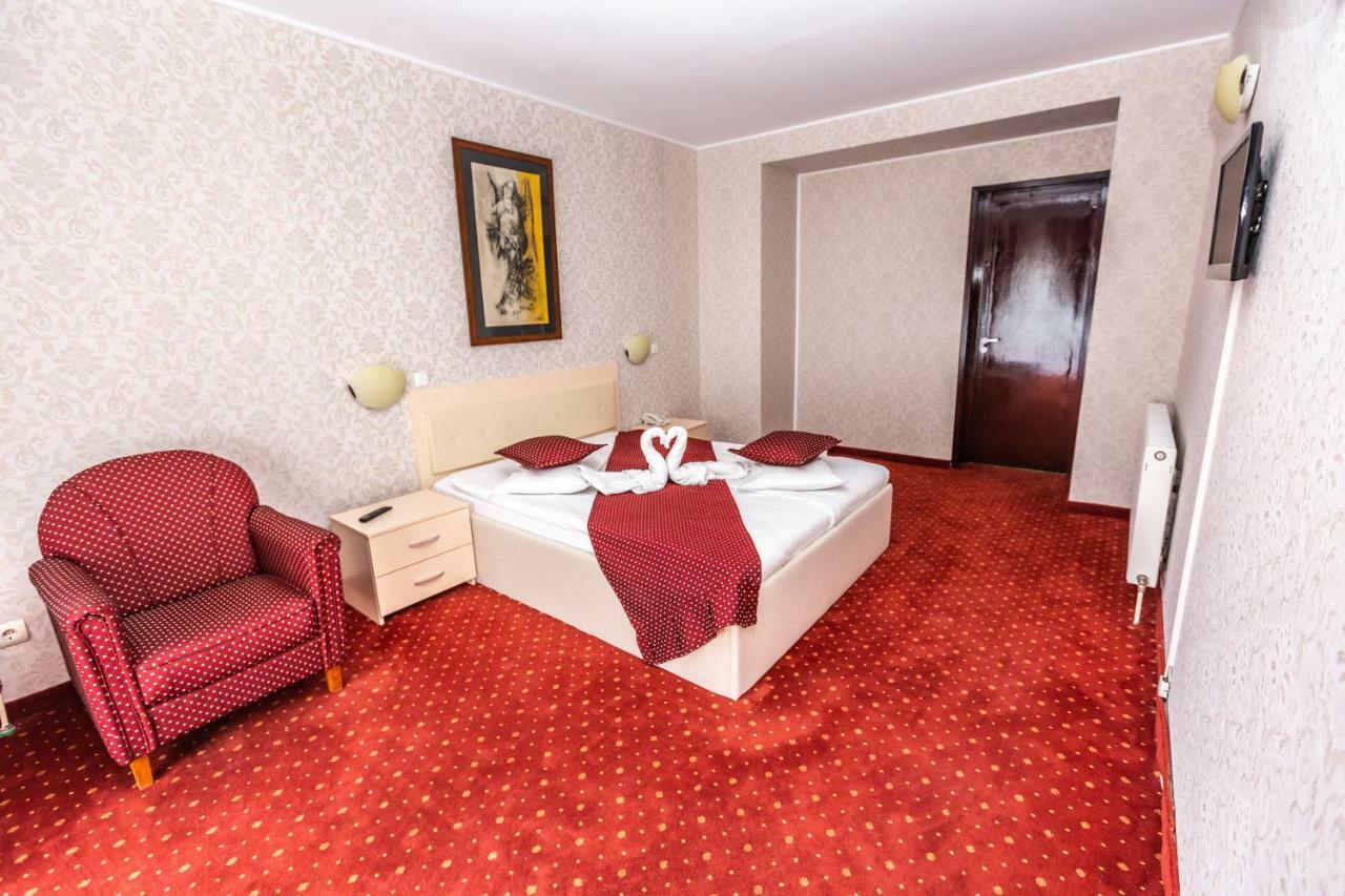 Hotel Miraj - Restaurant & Sauna & Biliard Poiana Braşov Exterior foto
