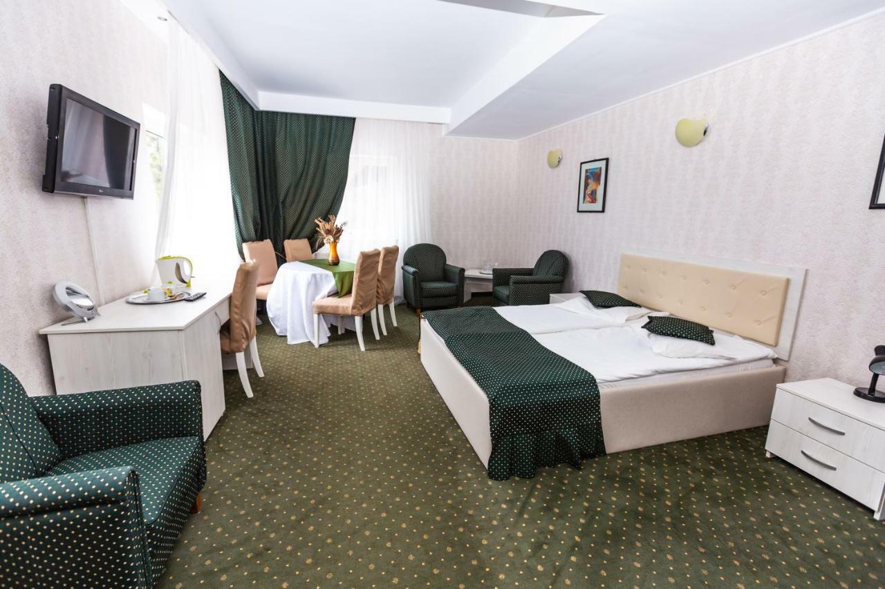 Hotel Miraj - Restaurant & Sauna & Biliard Poiana Braşov Exterior foto